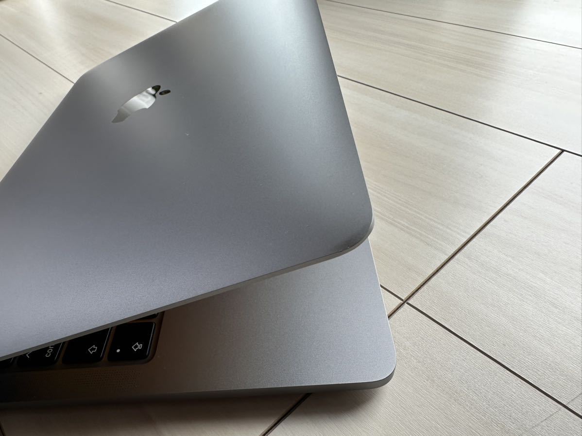 MacBook Pro 2020 M1  8GB  256GB スペースグレイ