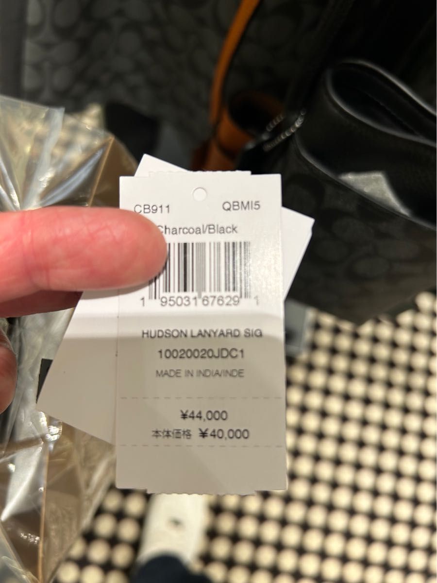 【新品未使用】コーチcoach ポーチ メンズショルダー ポシェット コサッシュ COACH シグネチャー