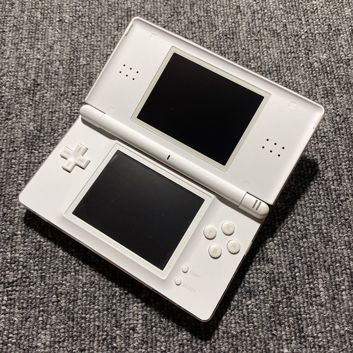 DS ニンテンドーDS Lite クリスタルホワイト 充電器付き DS ニンテンドーDS Lite クリスタルホワイト 充電器付き