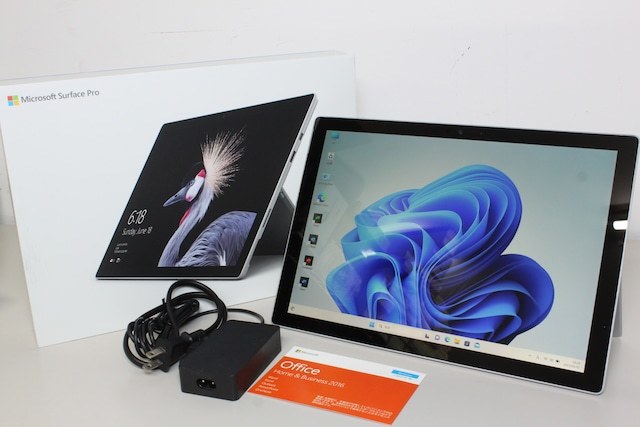正式的 Surface Pro（第5世代）/intel ④ i5/128GB/メモリ4GB Core
