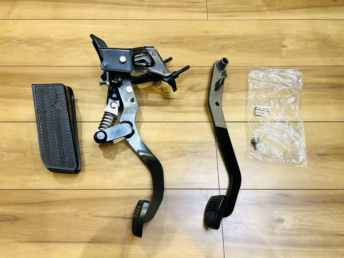 Yahoo!オークション - 純正新品 JZX100 クラッチペダル&ブレーキ Yahoo!オークション - 純正新品 JZX100 クラッチペダル&ブレーキ