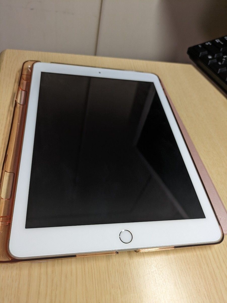 美品】iPad 第6世代 32GB シルバー Wi-Fi A1893 | noonanwaste.com