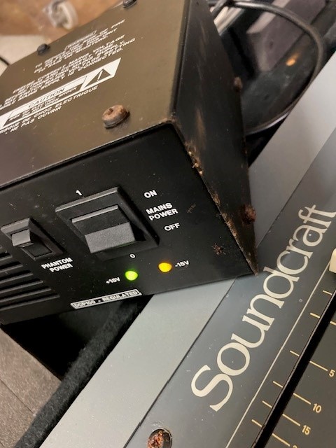 ☆岩手花巻発☆□中古品□ Soundcraft SPIRIT LIVE 通電確認のみ