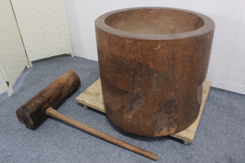【新発売】 恒例 年中 祭り 正月 餅つき 木製 セット 杵 臼 中古 P5852)直取り直配のみ 地域 こども 行事 正月 【新発売】 恒例 年中 祭り 正月 餅つき 木製 セット 杵 臼 中古 P5852)直取り直配のみ 地域 こども 行事 正月