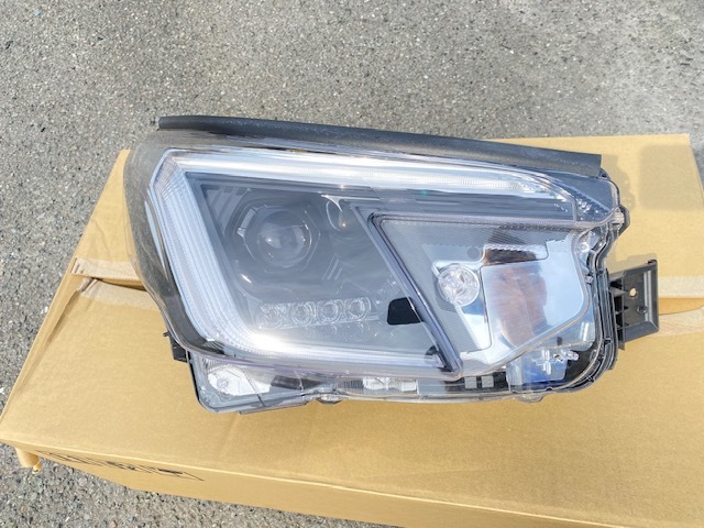 現行型 SKE フォレスター Ｅ－ＢＯＸＥＲ ＡＤＶＡＮＣＥ 右ライト ＬＥＤ 割れキズ無し！美品！！Ｅの画像5