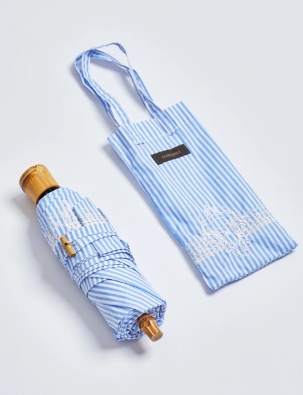送料無料 定価1.7万 新品 manipuri 晴雨兼用 折りたたみ傘 UVカット ストライプ 刺繍 ブルー 日本製 マニプリ 日傘 雨傘 折り畳み カサ