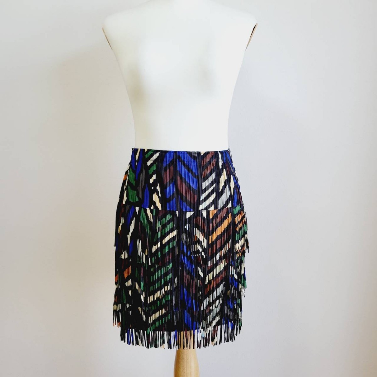 【希少】 プリーツ プリーズ イッセイミヤケ マルチカラー 三段 フリンジ ミニスカートPLEATS PLEASE ISSEY MIYAKE サイズ5 fringe　skirt