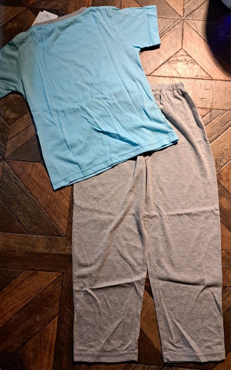 新品未使用(小さなシミあり) キャロン 女の子 半袖 パジャマ 夏用 120cm 