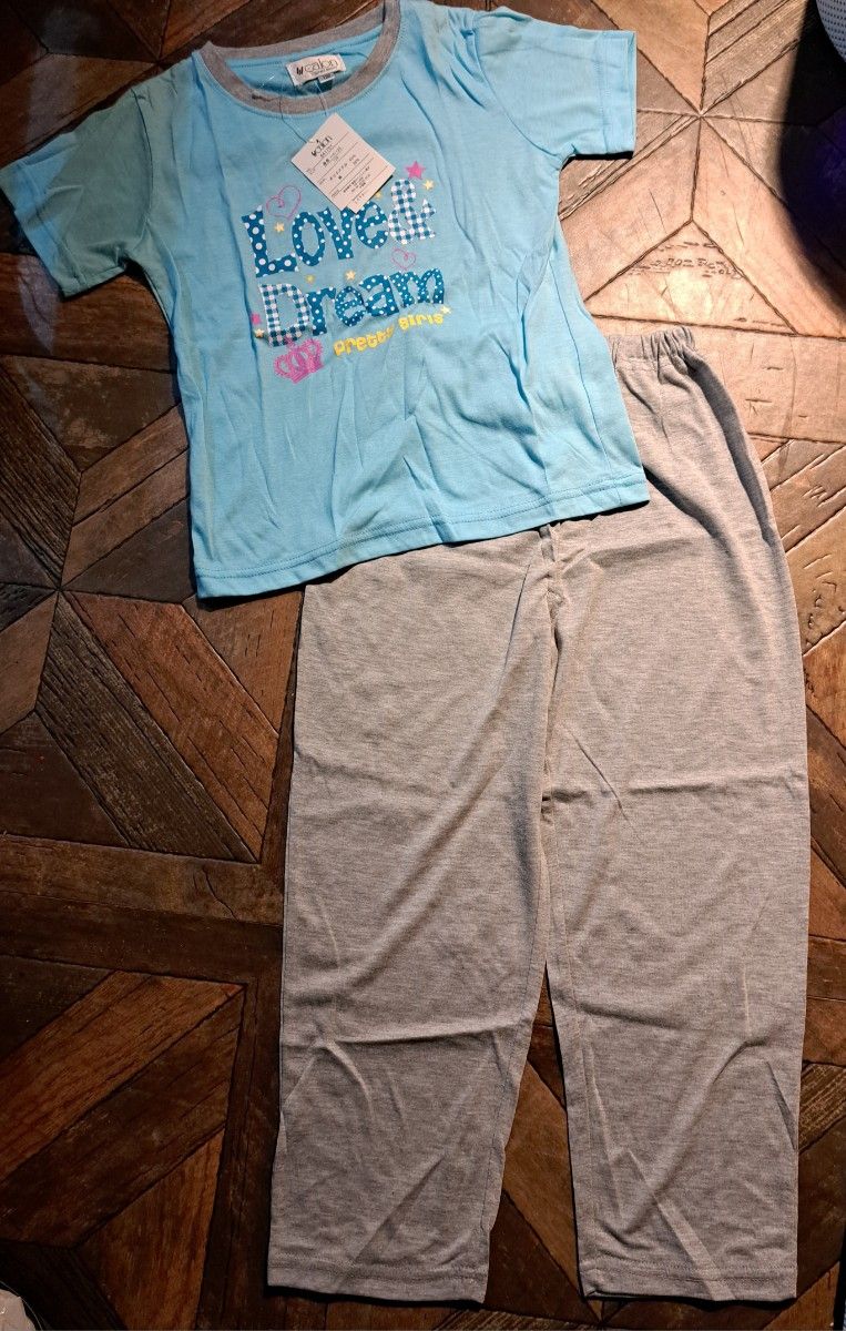 新品未使用(小さなシミあり) キャロン 女の子 半袖 パジャマ 夏用 120cm 