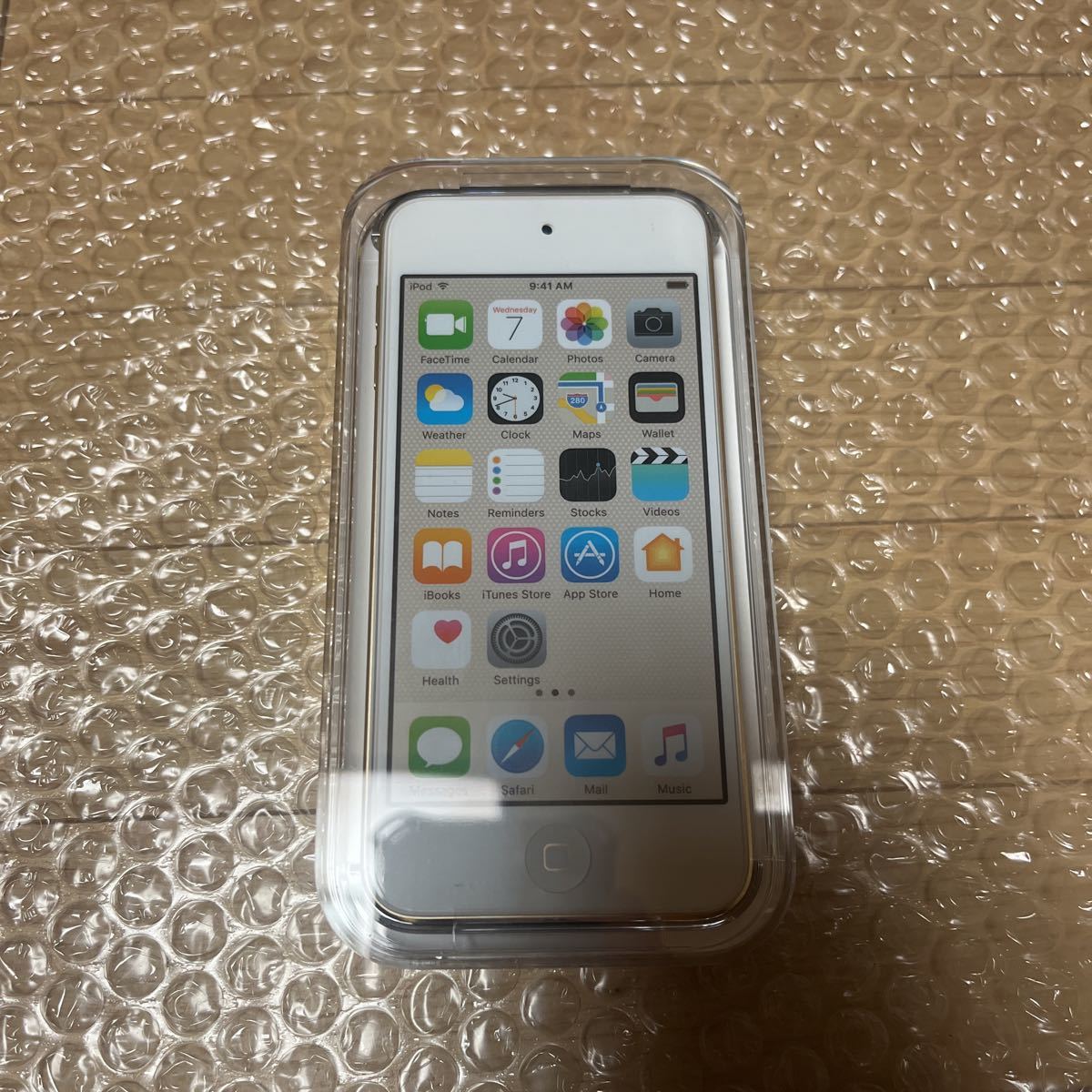 新品未開封 Apple 第6世代 iPod touch 64GB MKHC2J/A ゴールド