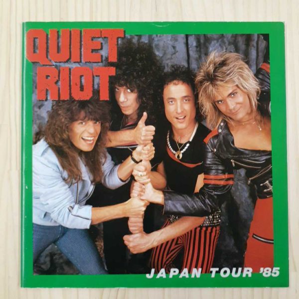 P1】クワイエット・ライオット ツアーパンフレット 1985 QUIET RIOT japan concert programbookの画像1