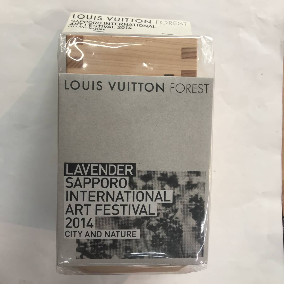  не использовался * Louis Vuitton FOREST 2014 Sapporo международный искусство праздник память посадочная машина 