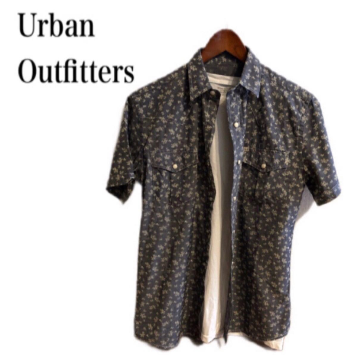 メンズ URBAN OUTFITTERS アーバンアウトフィッターズ 小花柄 半袖シャツ 