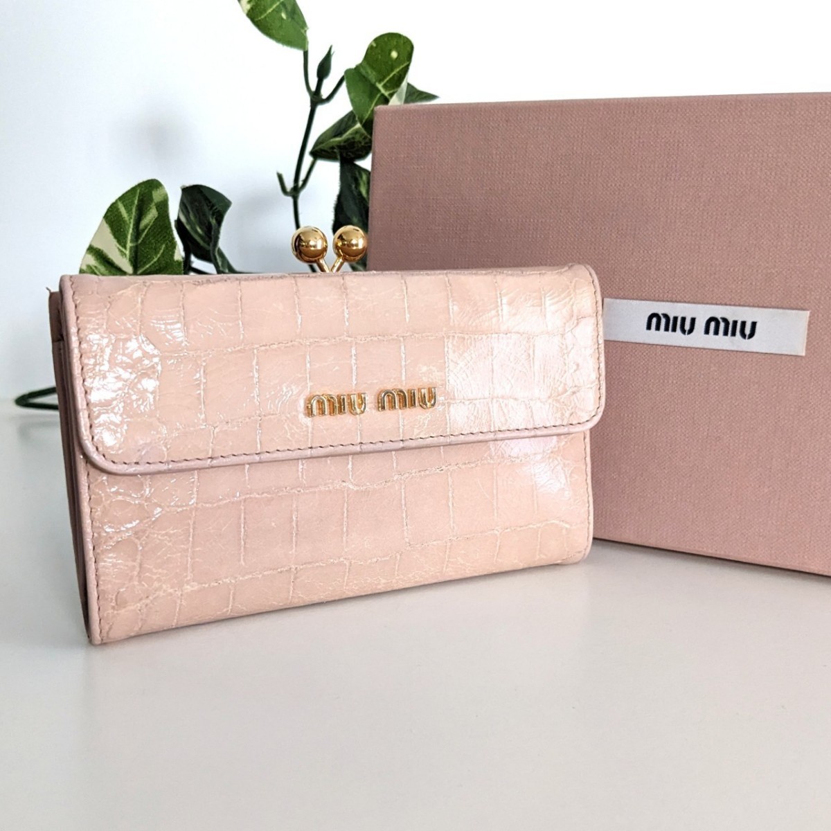  superior article MiuMiu masterpiece * bulrush . black ko leather folding purse enamel Prada PRADA Italy made wallet pink beige Gold 