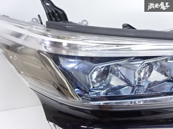 売り切り トヨタ 純正AGH30W AGH35W 30系 ヴェルファイア 後期 3眼 LED
