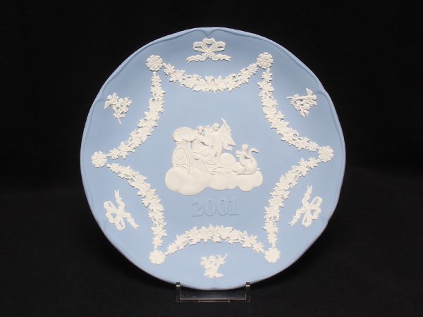 美品 ウェッジウッド イヤープレート 飾り皿 18cm ジャスパー 2001 WEDGWOOD [0304]_画像2