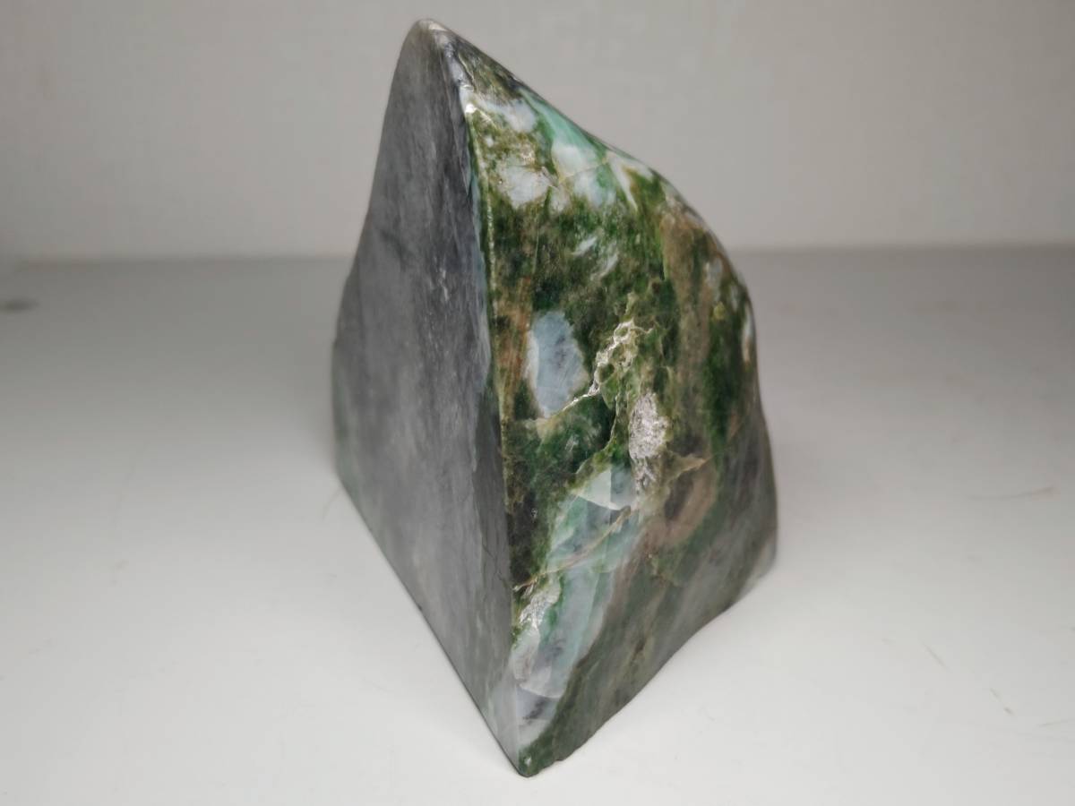 白翡翠】 ☆1.1kg☆ 翡翠 原石 ヒスイ 鉱物 鑑賞石 糸魚川 水石 自然石
