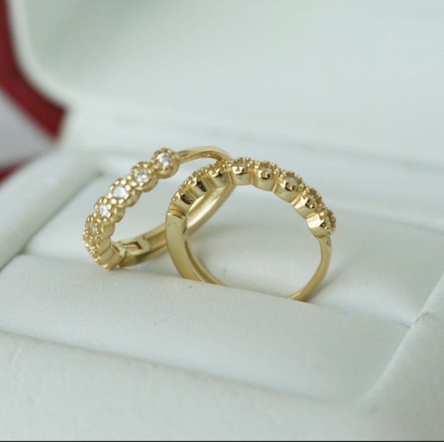 フープピアス パヴェ ダイヤ 8粒 ハーフエタニティ 18K ゴールド