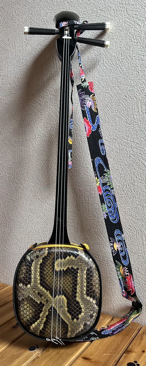 美品職人手作り沖縄三線 米須三線店のペグカラクイ三線 真壁型
