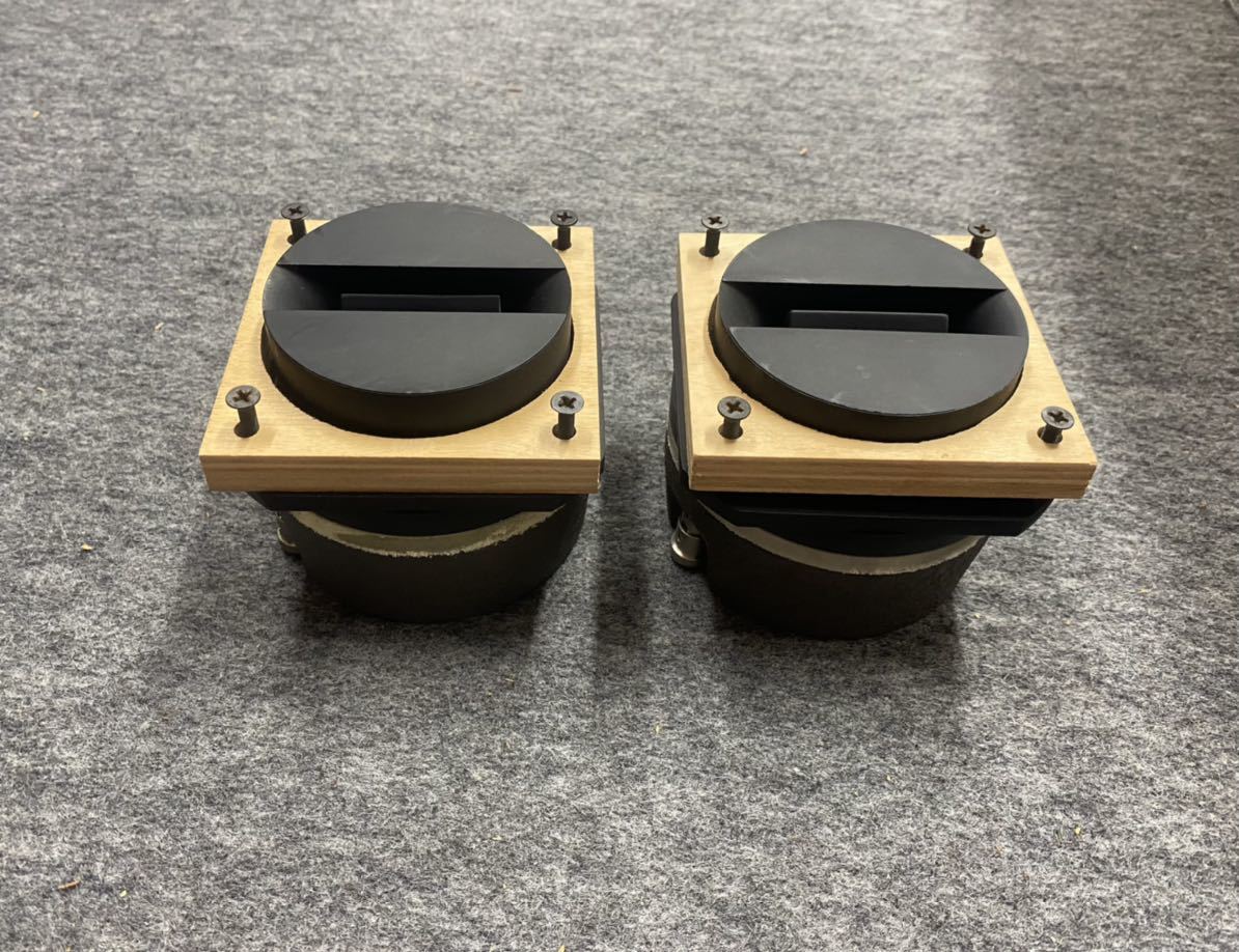 JBL 2405トゥイーター ペア。(動作良好)(美品)(オリジナル品) JBL 2405トゥイーター ペア。(動作良好)(美品)(オリジナル品)