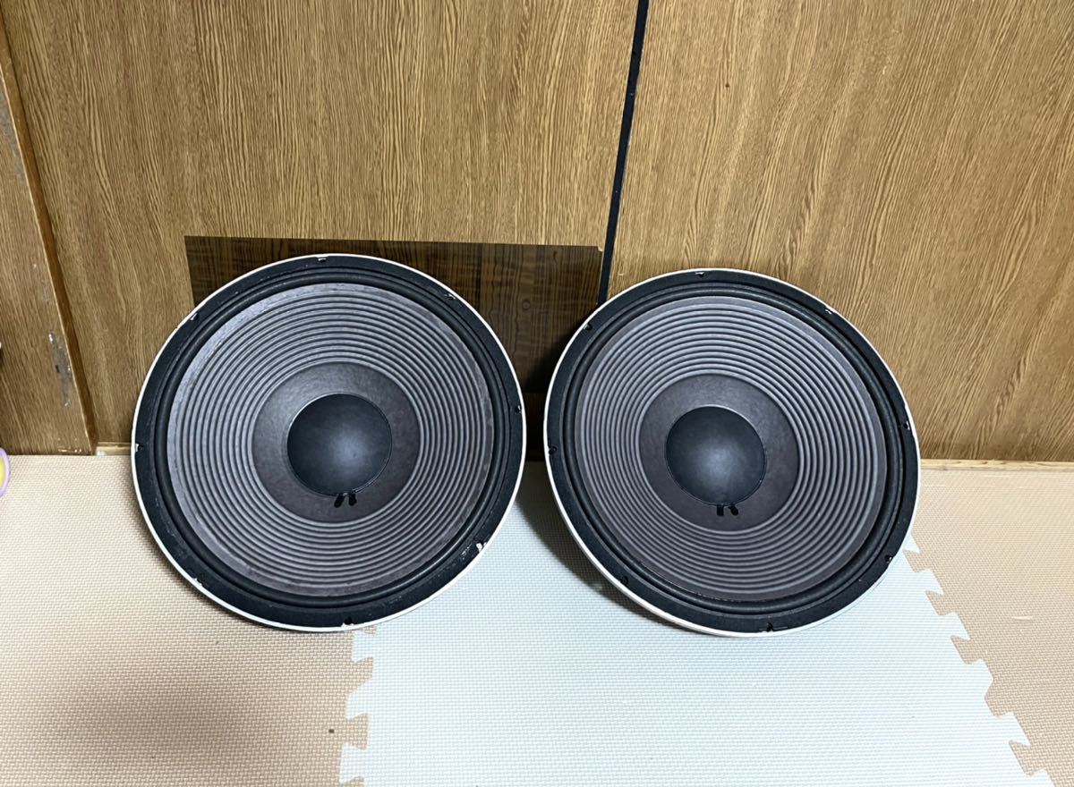 JBL 2235H スピーカーのユニットペア。動作良好。 JBL 2235H スピーカーのユニットペア。動作良好。