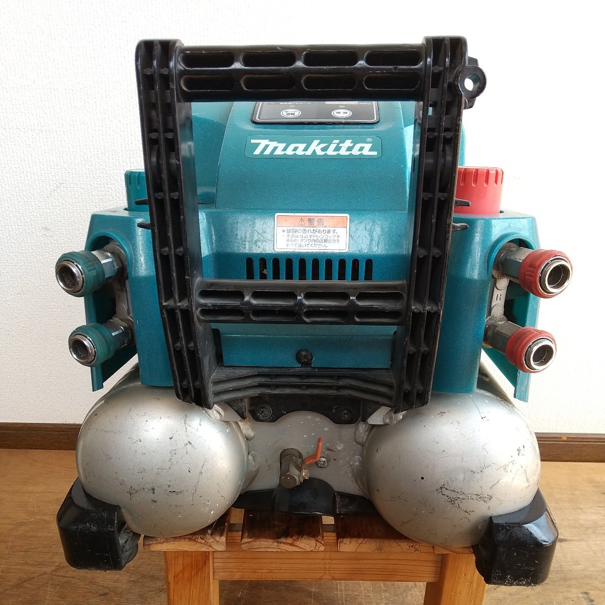 マキタ エアーコンプレッサー コンプレッサー AC461XLK 完動品