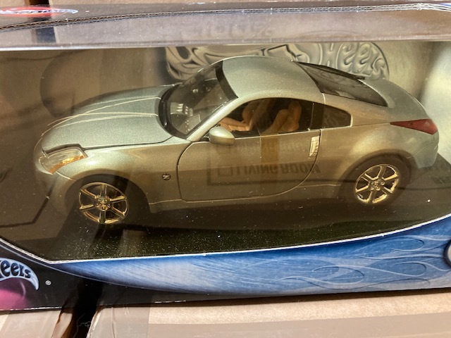 100% Hot Hheels 1:18 NISSAN Z 新品未使用品_画像2