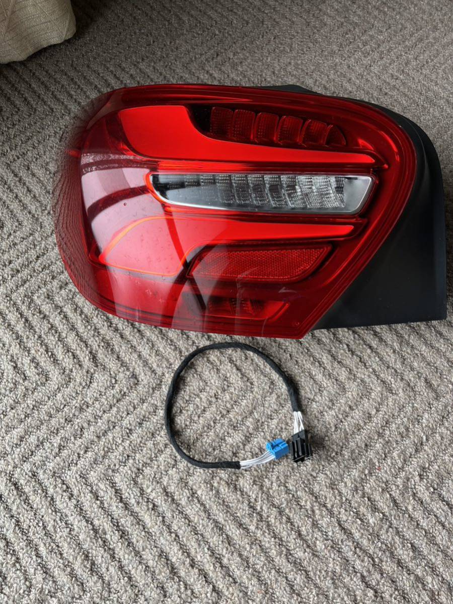 w176後期テール 左右セット LED テールランプ 前期変換ケーブル付