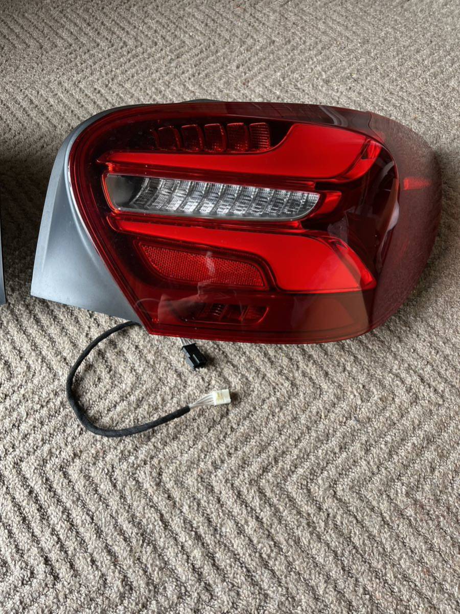 w176後期テール 左右セット LED テールランプ 前期変換ケーブル付