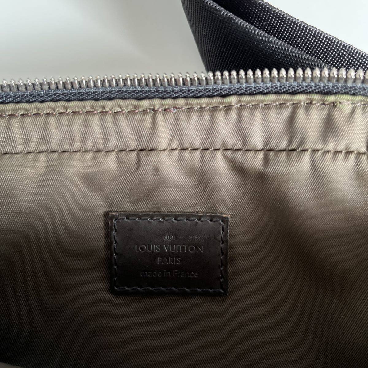 黒】LOUIS VUITTON ダミエ・ジェアン アクロバット ボディバッグ