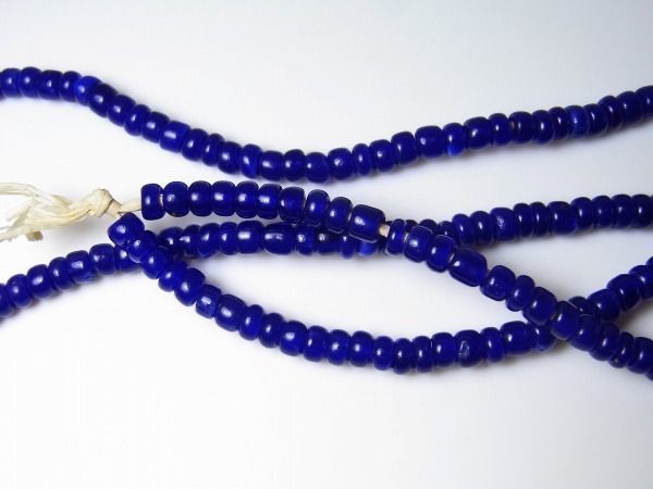 * finest quality royal blue. Old Venetian one ream * tray do beads tonbodama 