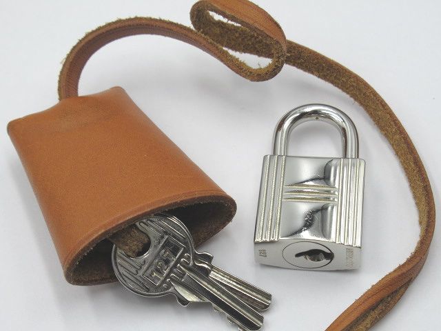 ◇中古 HERMES エルメス クロシェット シルバーカデナ 銀色 南京錠