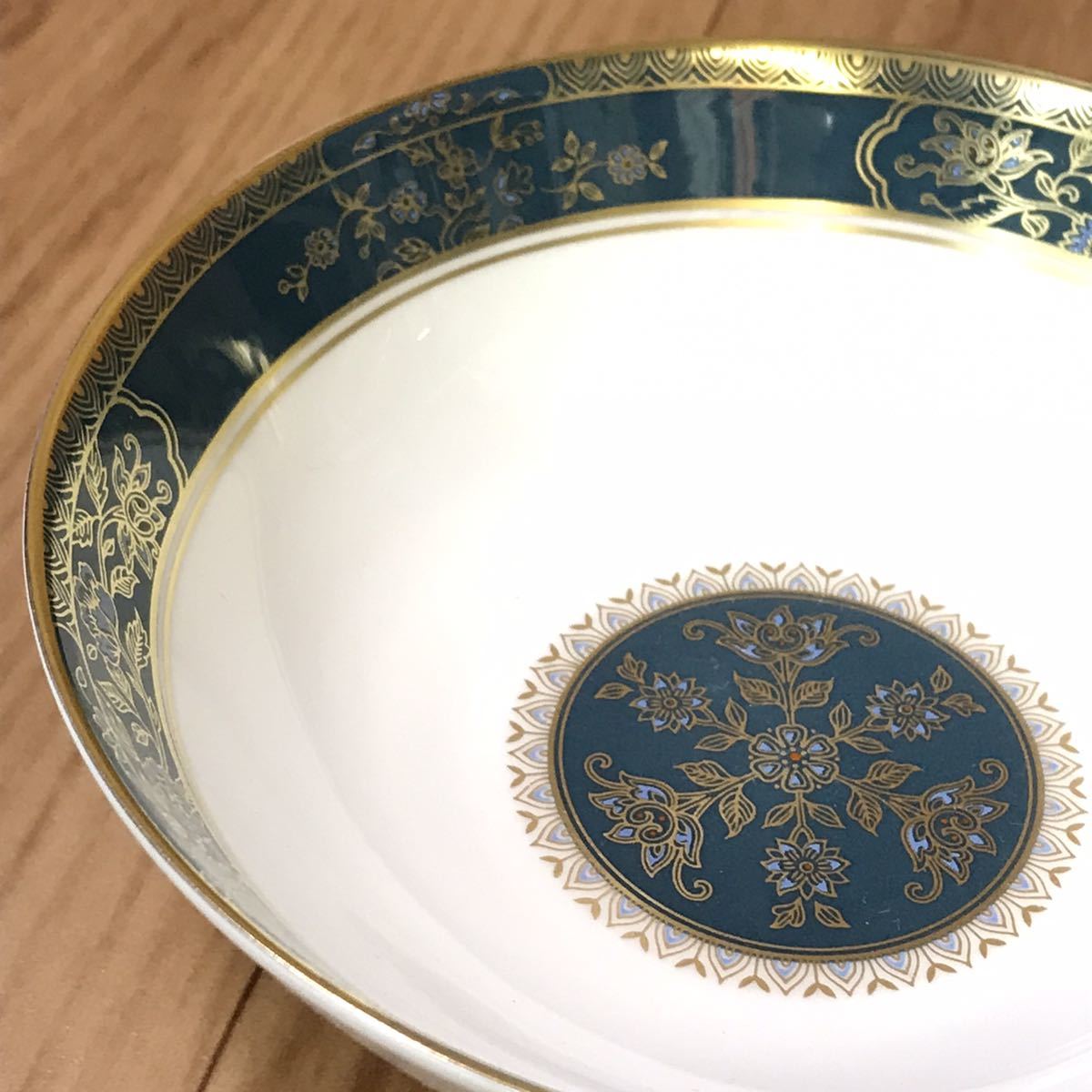 送料無料 未使用品 Royal Doulton ロイヤルドルトン CARLYLE 送料無料 未使用品 Royal Doulton ロイヤルドルトン CARLYLE