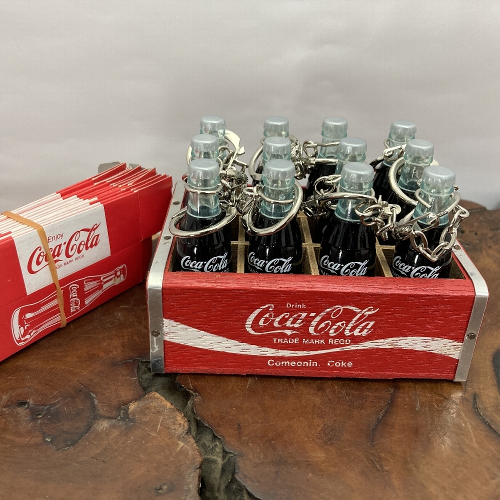 成6】未使用品 レア◇Coca-Cola コカ・コーラ ミニ木箱+ミニボトル キーホルダー12個◇当時物♪(コカ・コーラ)｜売買されたオークション情報、ヤフオク!  の商品情報をアーカイブ公開