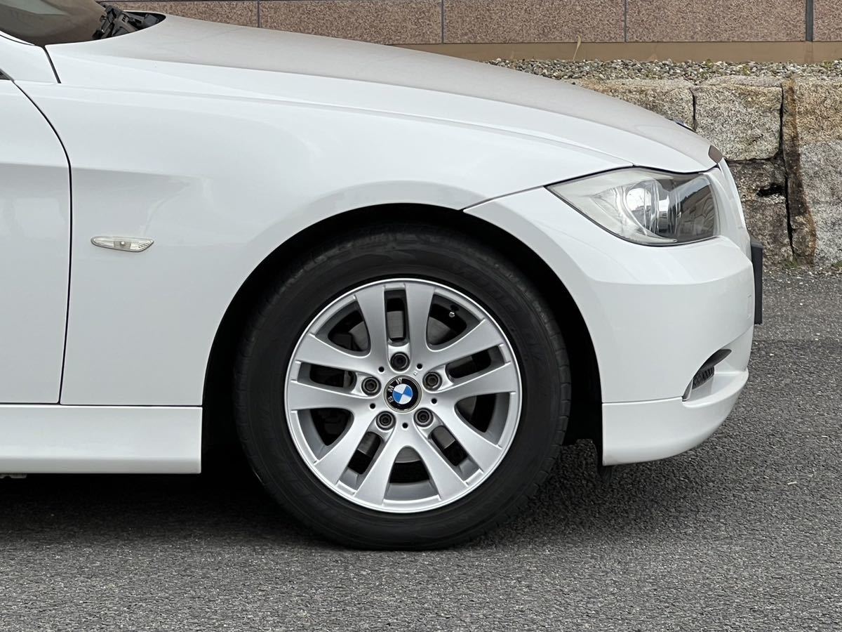 「BMW E90 320i ハイライン 走行49,300km イカリングLED ナビ DVD再生 Bカメラ 黒革シート メモリー＆パワーシート シートヒーター　予備検渡」の画像3