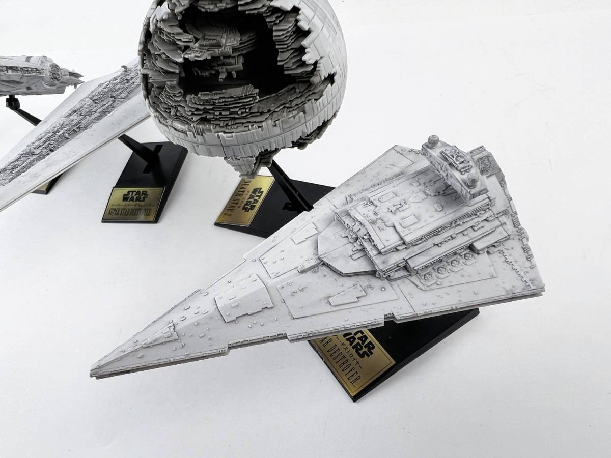 完成品 バンダイ ビークルモデル ミレニアムファルコン スター 完成品 バンダイ ビークルモデル ミレニアムファルコン スター