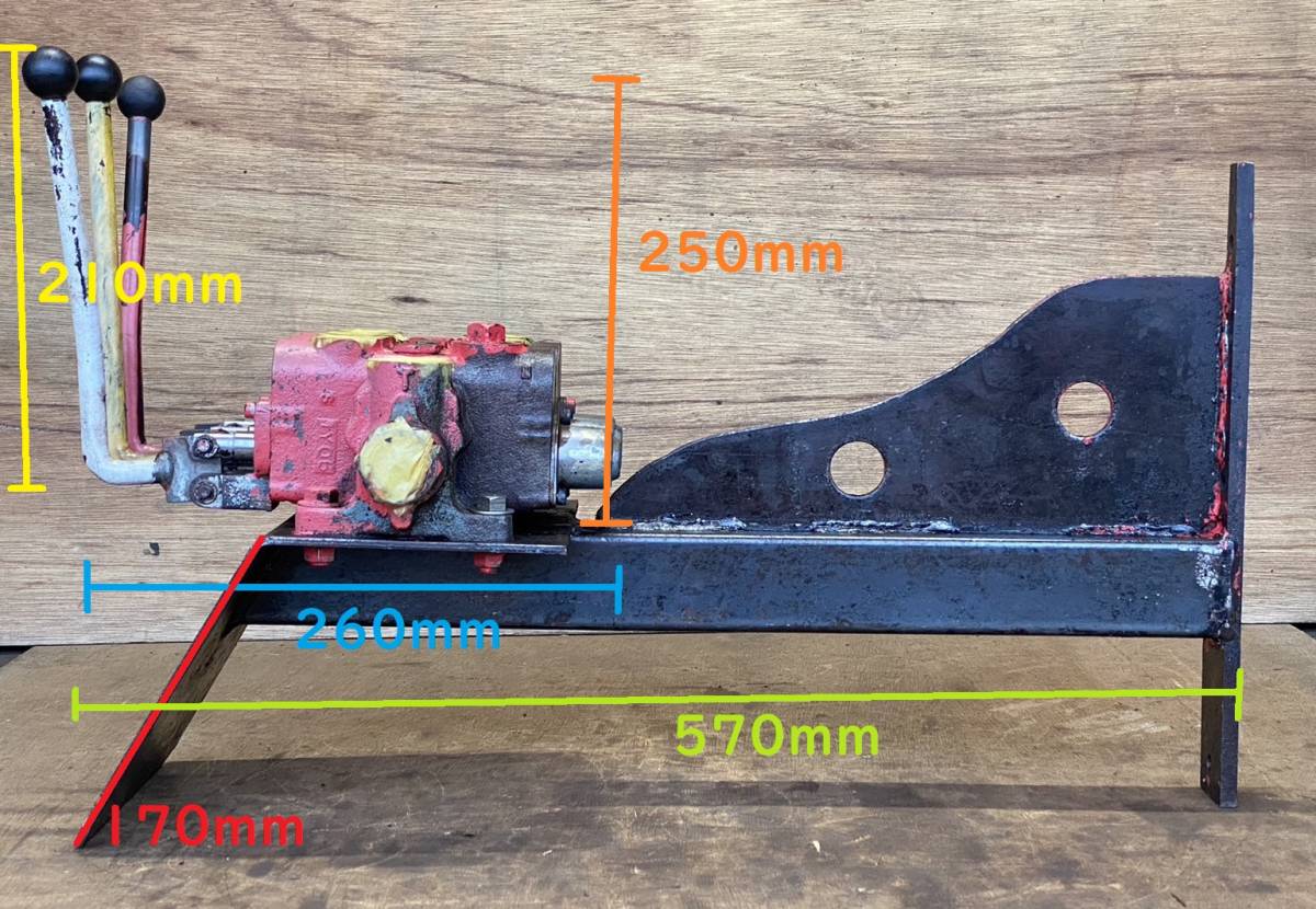 『23251』セーフティーローダー ローダー用 油圧コントロールバルブ 内田 オイル ハイドロ 操作レバー付き 3連レバー ブラケット付 茨城県_画像1