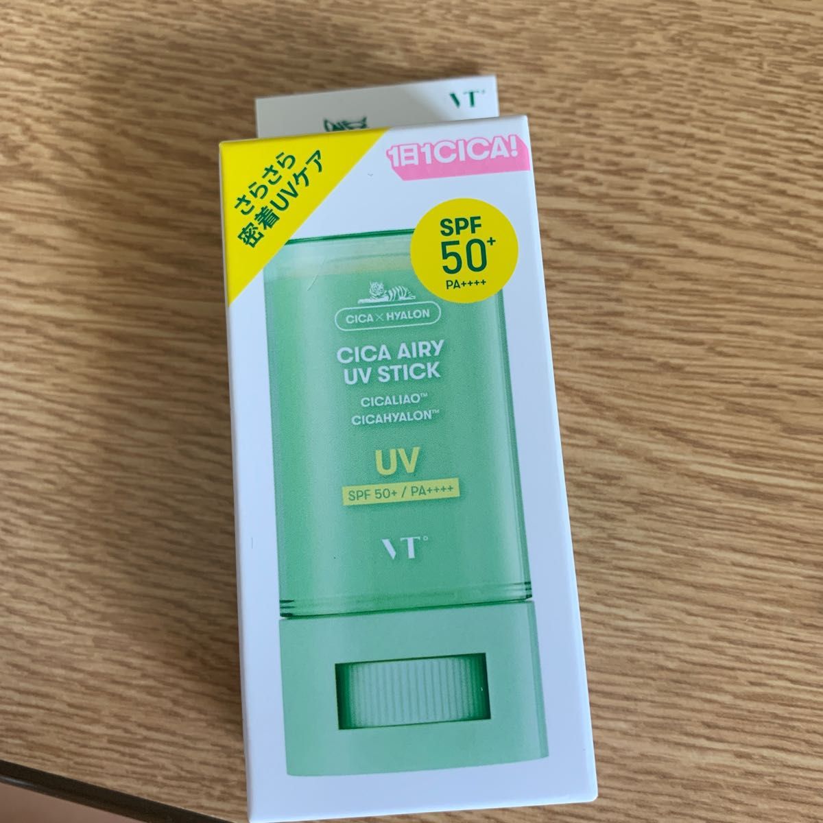 VTCOSMETICS ブイティコスメテックス シカ エアリーUVスティック SPF50+ PA++++