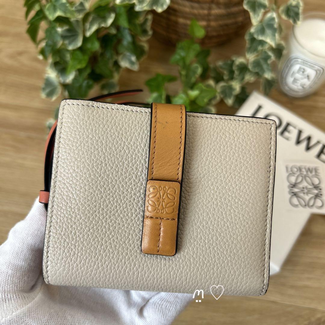 新品 LOEWE ロエベ レザー 二つ折り財布 ウォレット