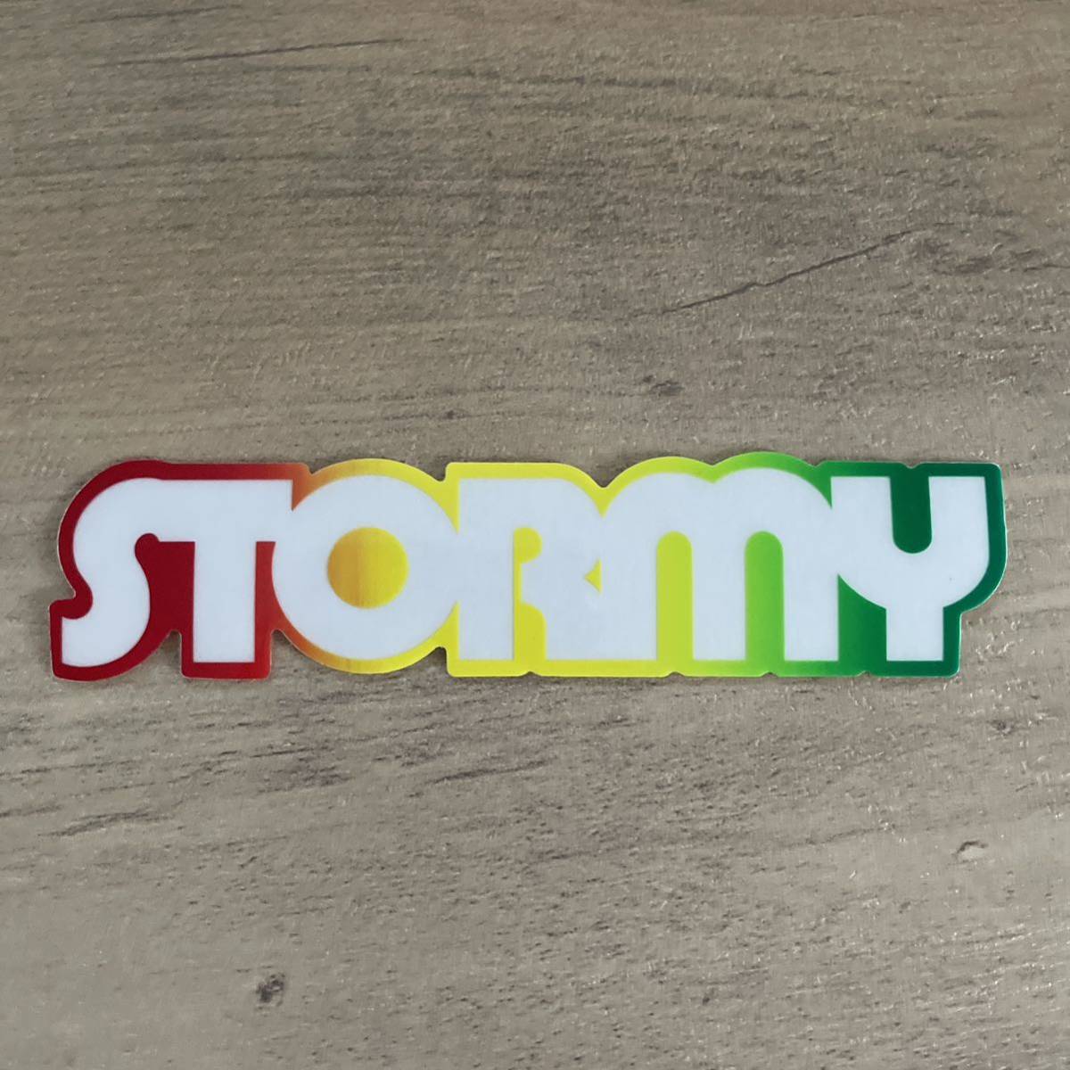 ⑤【STORMY ストーミー】ステッカー グラデーション シール 15.8cm スケボー スケートボード 赤×黄×緑×透明_画像1