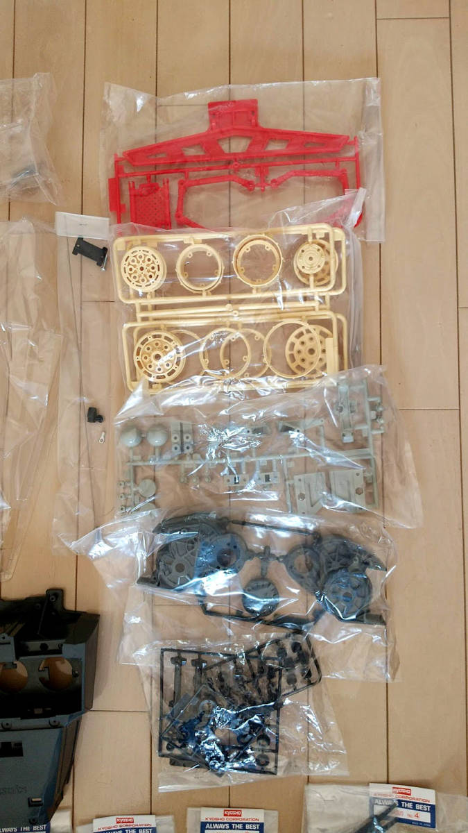 Yahoo!オークション - 新品 未組立 当時物 1/10 KYOSHO 京商 Yahoo!オークション - 新品 未組立 当時物 1/10 KYOSHO 京商