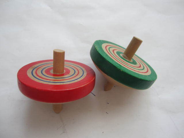 新品　未使用　木のコマ　日本の伝統玩具　２個セット　木製　昭和玩具　コマ　こま　日本製　木製玩具　伝統的玩具　日本伝統工芸品