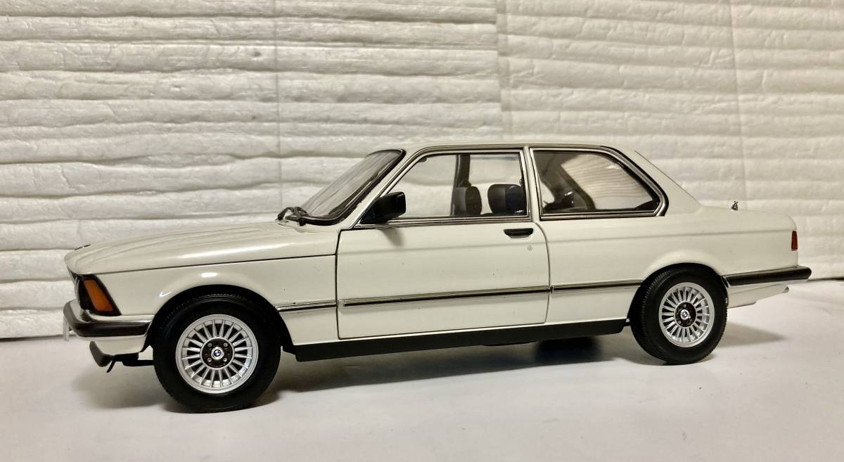 オートアートミレニアム 1/18 BMW 323i アルピンホワイト | thehcac.org