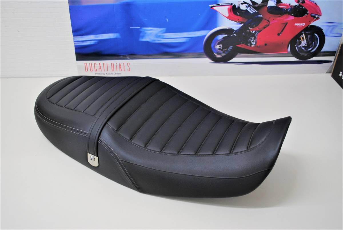 ☆カワサキ Z900RS純正シート 新車外し-