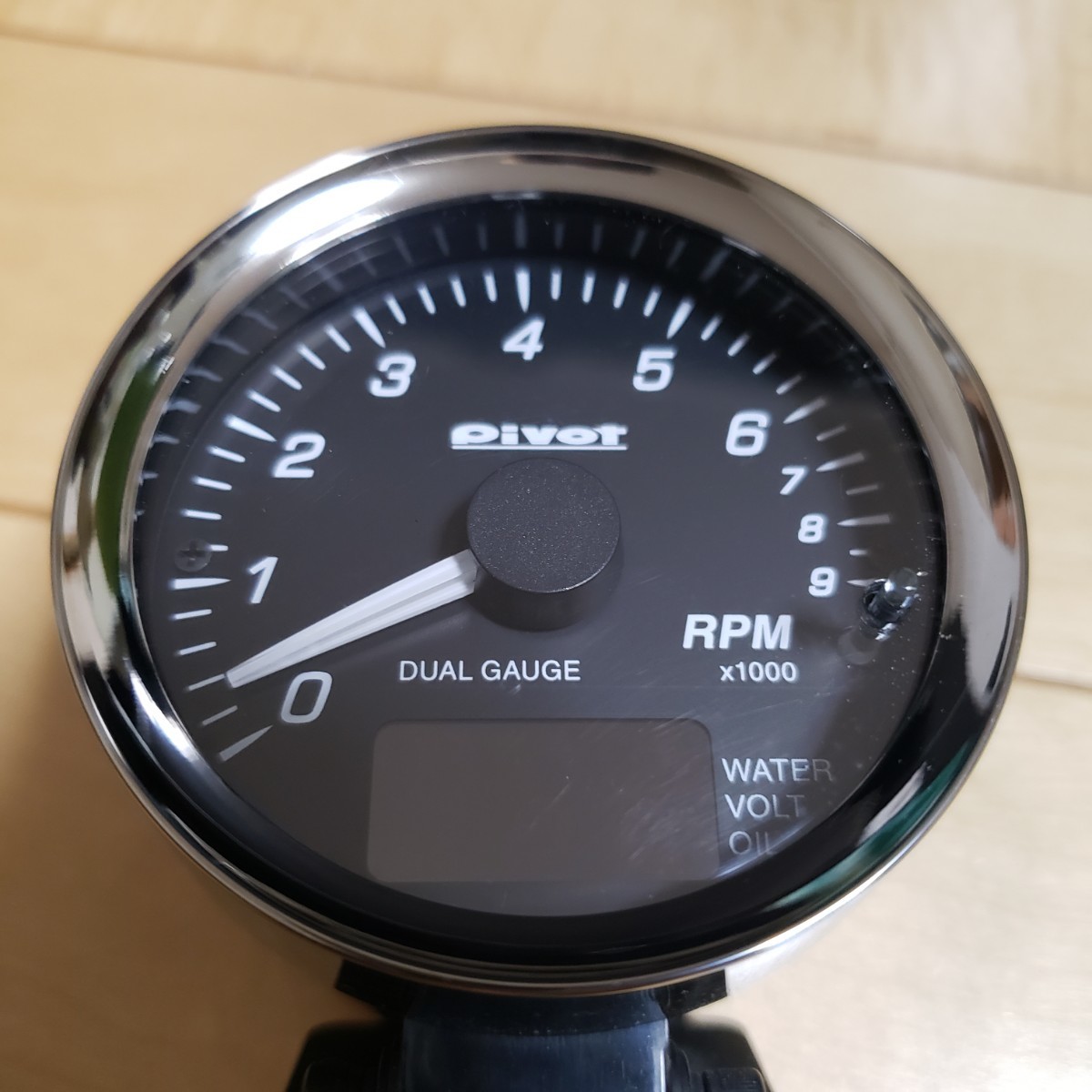 pivotタコメーターDUAL GAUGE PRO DPT OBD2 中古 電圧計 水温計 油温計