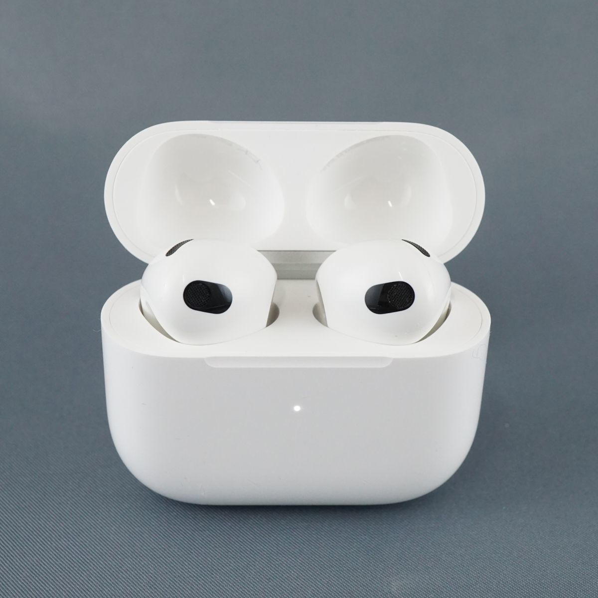 Apple AirPods 第三世代MagSafe充電ケース付USED美品ワイヤレス