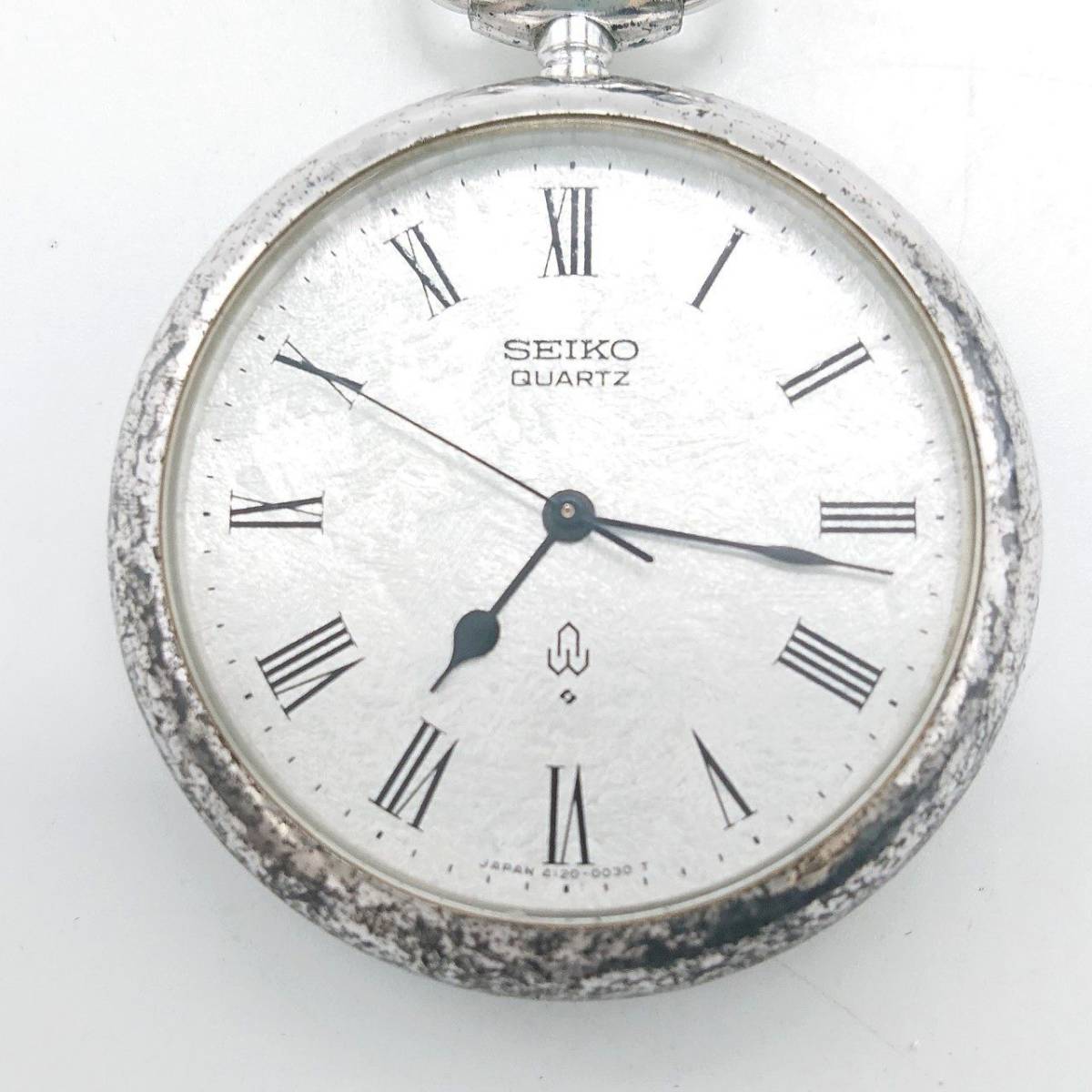 電池切れ】SEIKO セイコー クォーツ 懐中時計 シルバー文字盤 槌 電池切れ】SEIKO セイコー クォーツ 懐中時計 シルバー文字盤 槌
