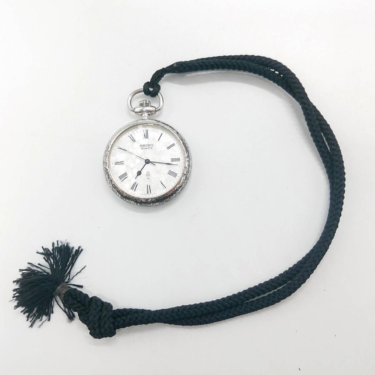 電池切れ】SEIKO セイコー クォーツ 懐中時計 シルバー文字盤 槌 電池切れ】SEIKO セイコー クォーツ 懐中時計 シルバー文字盤 槌