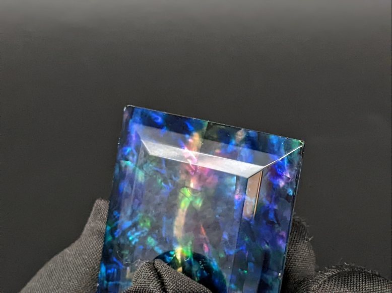 ◇青の世界 ブルーワールド◇大型87.60Ct/天然アンモライト◇証明書付