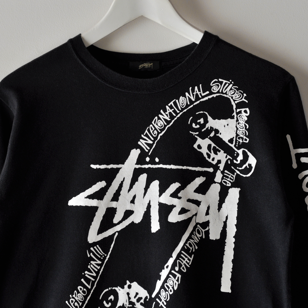 STUSSY WOMAN プリント 長袖 Tシャツ ブラック 黒 ストックロゴ STUSSY WOMAN プリント 長袖 Tシャツ ブラック 黒 ストックロゴ